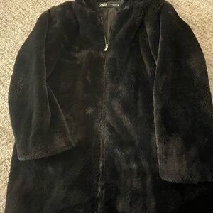 Zara Elegant Black Faux Fur Jacket